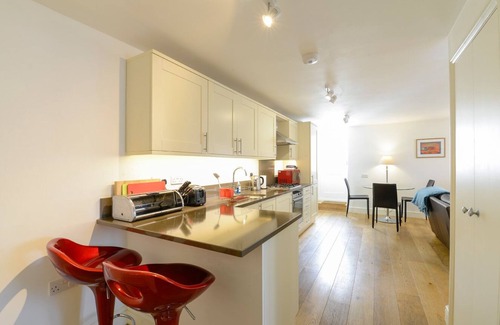 Wells-next-the-Sea Apartment | Stylish, spacious ground floor flat in Wells, quiet spot, close to Quay, shops