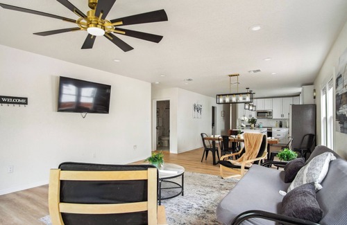 Denver Heights House | Stylish & Spacious Comfort 4BR/3BA Downtown Gem!