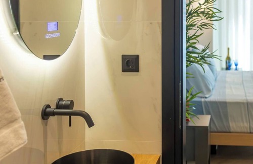 Monastiraki Apartment | Stylish Studio 24 @ Trendy Psirin