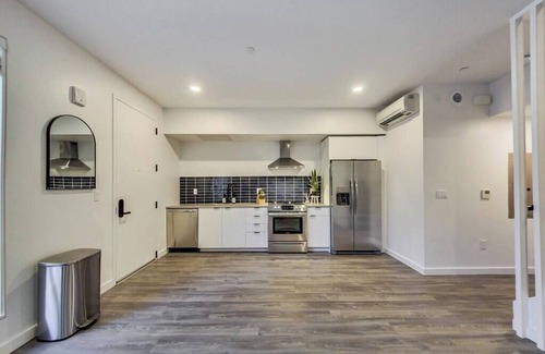 Downtown Oakland Apartment | Stylish Studio in Laney-Peralta