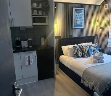 Hillrise Apartment | Stylish Studio in London