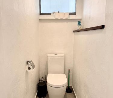 Redfern Apartment | Stylish Terrace with Garden Hideaway