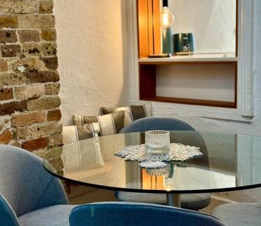 Redfern Apartment | Stylish Terrace with Garden Hideaway