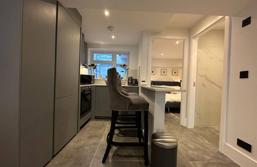Brondesbury House | Stylish Two Bedroom House In Kilburn