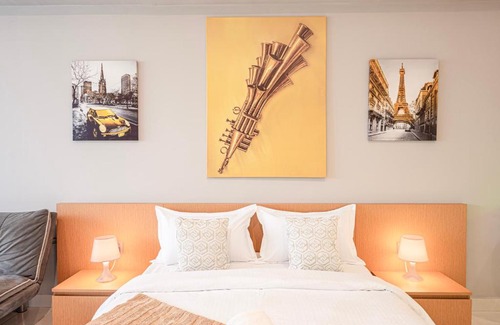 Dubai Apartment | Stylish Urban Oasis W Balcony