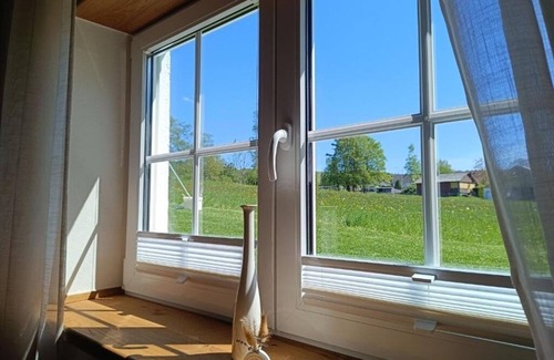 Laubach Apartment | Stylish vacation apartment with barrel sauna in the countryside