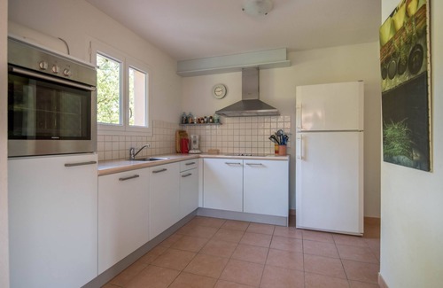 Vallon-Pont-d'Arc Villa | Stylish villa for 8 people in the Domaine Les Rives des l'Ardeche park.