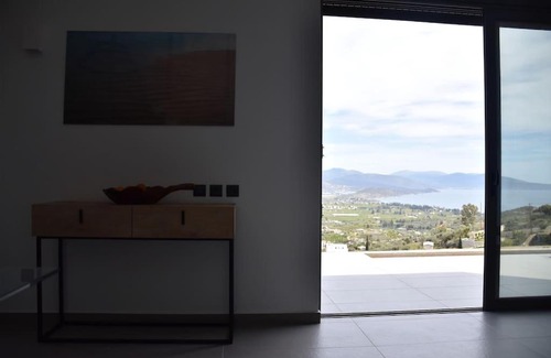 Nafplio Villa | Stylish Villa - Skylodge