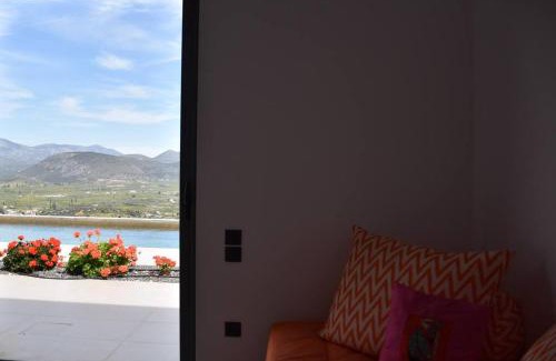 Nafplio Villa | Stylish Villa - Skylodge