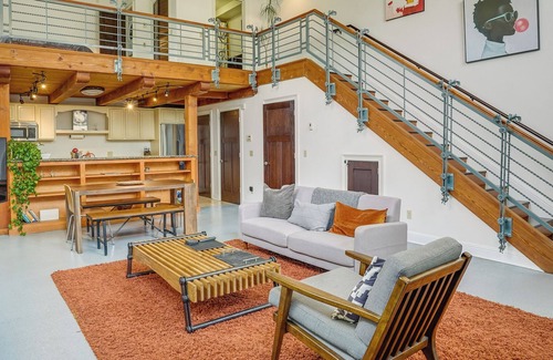 Ralph Bunche House | Stylish West Oakland Vacation Rental Loft
