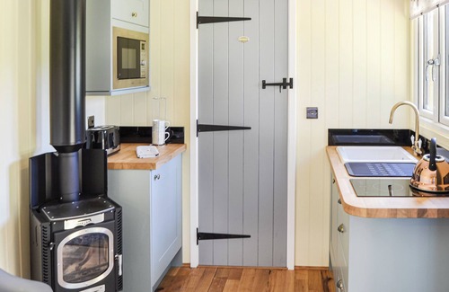 Irstead Cottage | Stylish with complete tranquillity, the perfect place to relax and unwind.