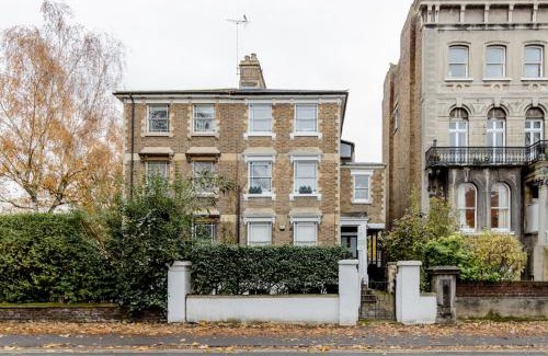 Windsor City Centre Apartment | Stylishly Designed Private Home in Central Windsor