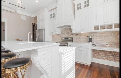 Crowley Apartment | Stymest suites on main
