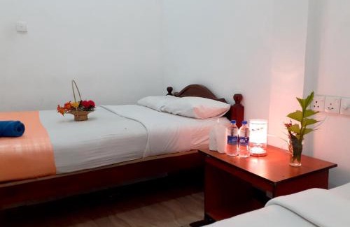 Nallathanniya Hotel | Subash Hotel