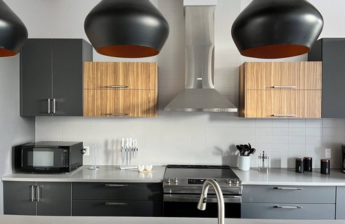 Old Montreal Condo | Sublime 3BR/3BA condo with Parking in the Heart of Old Montreal