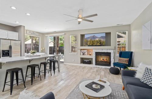 Ponderosa Trails House | Sublime Mountain Retreat Pool Table Fire-Pit Arcade Game Ideal Location w Central AC