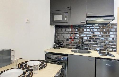 Amiens Apartment | Sublime Renovated Studio Downtown 2 people