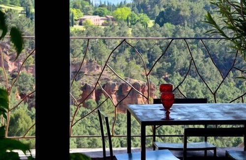 Roussillon House | sublime terrace house in the heart of the village of Roussillon in the Luberon