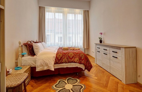 Brasov City Centre House | Substantial holiday home, Brasov Old Town centre 'bulls-eye', best for families