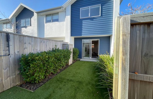 Riccarton House | Suburb Living in Riccarton 2BR
