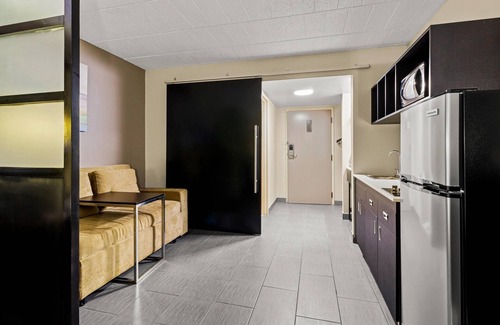 Altoona Hotel | Suburban Studios Altoona