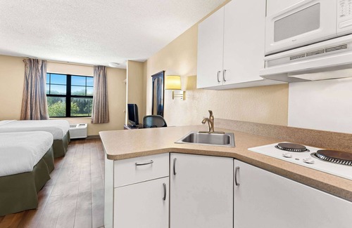 Columbus Hotel | Suburban Studios Columbus Bradley Park
