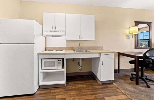 Columbus Hotel | Suburban Studios Columbus Bradley Park
