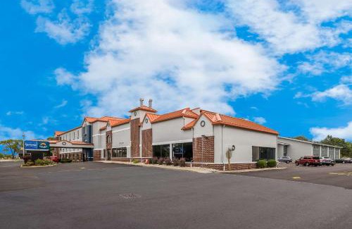 Milwaukee Hotel | Suburban Studios Milwaukee Airport