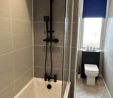 Greenock Apartment | Sugar boat view