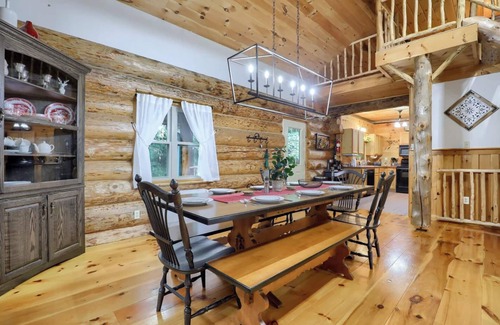 Huntingdon Cabin | Sugar Grove Log Cabin | HOT TUB + Fire Pit!