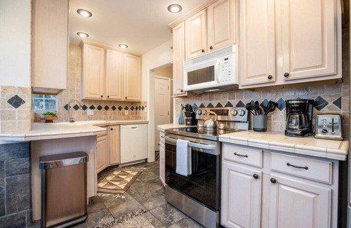 Sugar House House | Sugar House Basecamp - 30 Minutes to Ski Resorts!