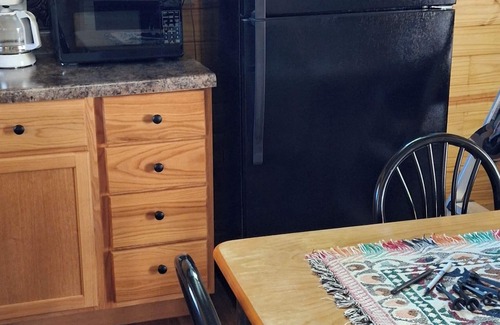 Bruno Cabin | Sugar Pine CabinsnHummingbird Cabin