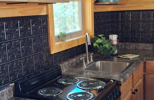 Bruno Cabin | Sugar Pine CabinsnHummingbird Cabin