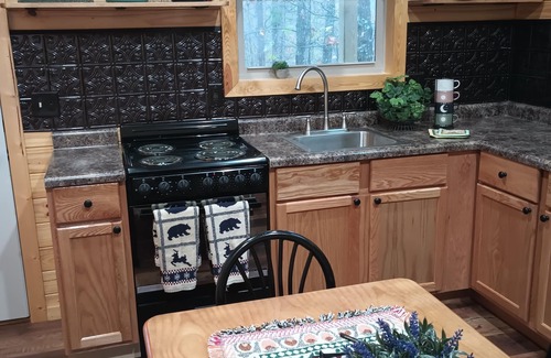 Bruno Cabin | Sugar Pine CabinsnHummingbird Cabin