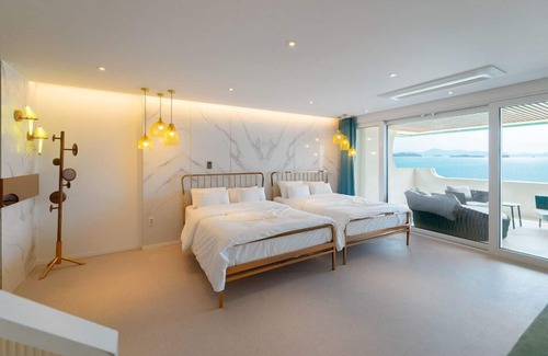 Dolsan-eup Hotel | Sugarbrium