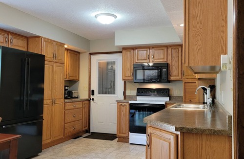 Dundas Cabin | Sugarcreek executive lodging/outdoor adventure headquarters near Olney,IL