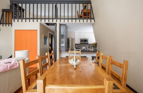 Cedar House | 🏡 Sugarloaf Chalet – Pet Friendly Escape | Hot Tub Fireplace Loft Bar Area ➠ 2510