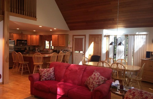 Moultonborough House | Suissevale Beach Access Home is close to States Landing Beach