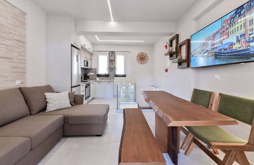 Vathi Apartment | Suite 2 – Elegant & Serene Hideaway | September15 Suites