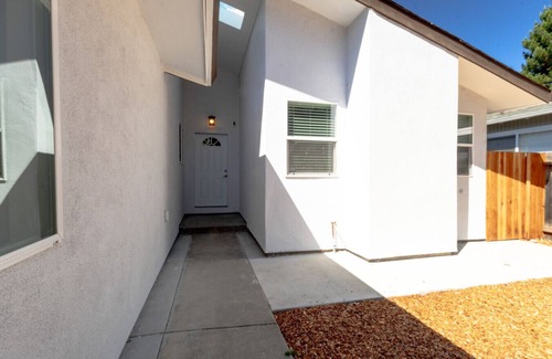 East Palo Alto House | Suite 2 near Stanford