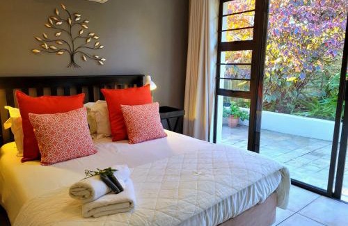 Beacon Bay Apartment | Suite 9- Deja' Blu Bed and Breakfast- East London