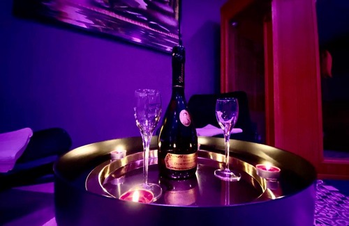Evreux Hotel | Suite avec Jacuzzi et Sauna Privée