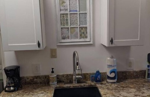 Colchester Apartment | Suite Bee Haven