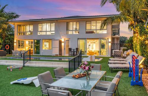 Barrier Island Apartment | Suite by Beach Waterfront Lago Key Three