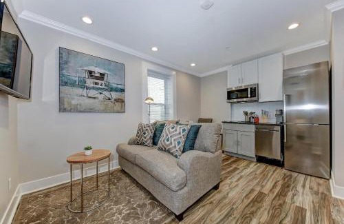 Dupont Circle Bed & Breakfast | Suite C - Dupont Circlekalorama Luxury Apartment