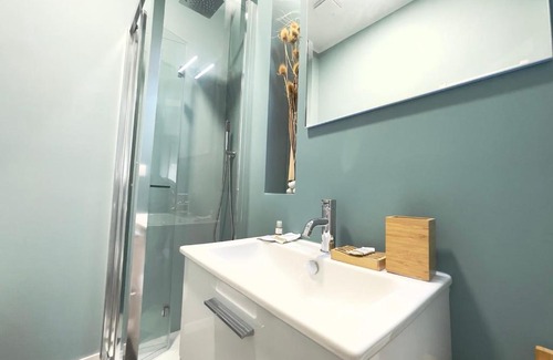 Pavia Apartment | SUITE Celeste - 2 Bagni e 2 Camere da Letto