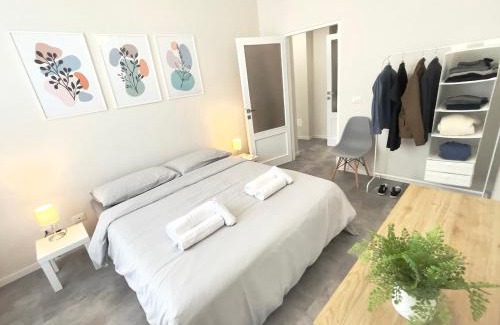 Pavia Apartment | SUITE Celeste - 2 Bagni e 2 Camere da Letto