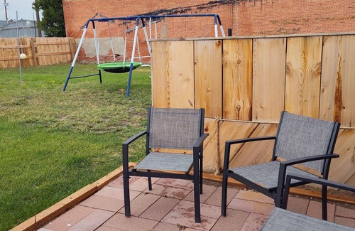 Valier House | Suite Country Downtown #1 Cozy and Relaxing just mintues from Lake Frances