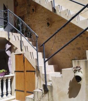 Ledenon House | Suite de charme avec terrasse, spa extérieur et petit piscine