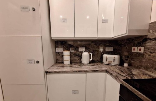 Northampton Apartment | Suite Dreams At Sunny Wave